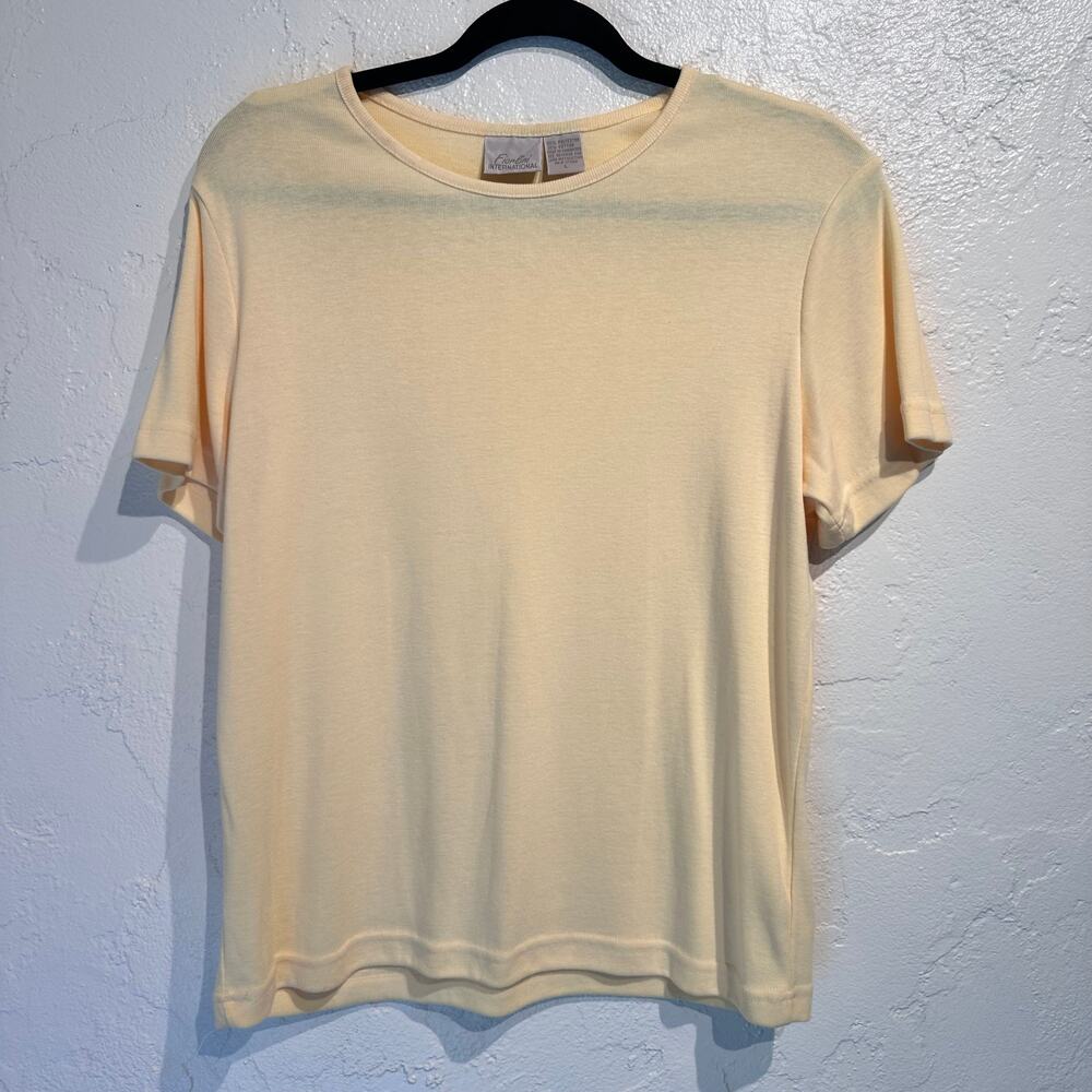 Vintage T-Shirt Size Large Butter Yellow Fiorlini International